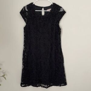 DB established in 1962 Women’s Black Lace Over Lay Dress-Size 10